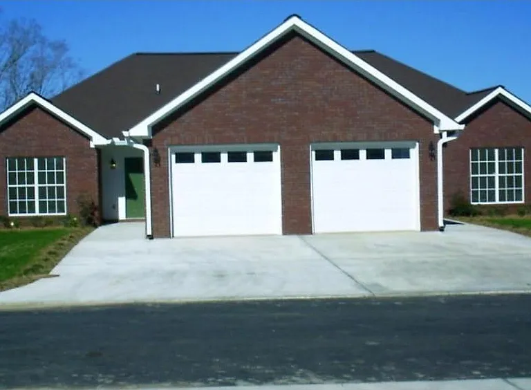 4416 King Rd — Photo 1
