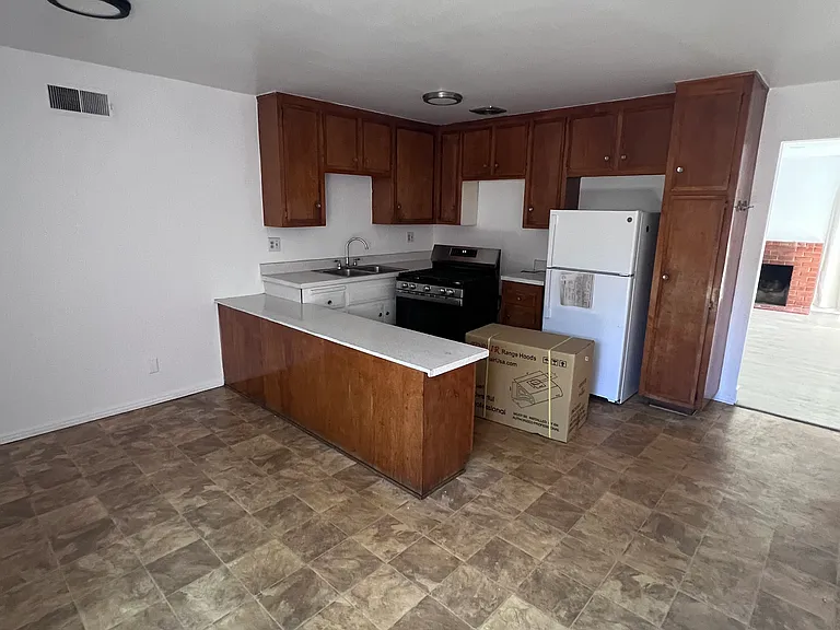 1829 Aileron Ave — Photo 21
