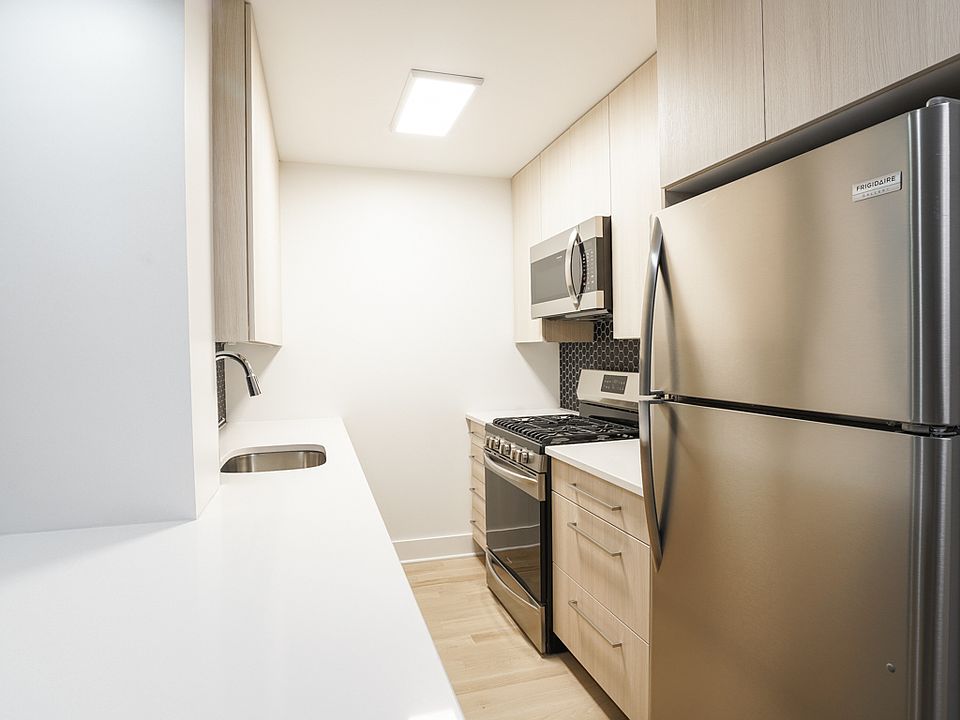 1st image of 330 W 58th St APT 15N