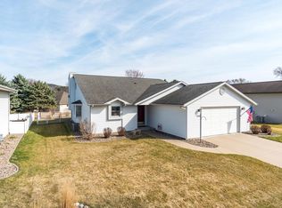 1266 Red Cedar Ct, Onalaska, WI 54650