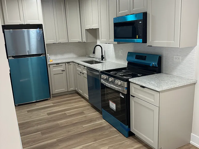 5306 N Cumberland Ave #212 — Photo 1