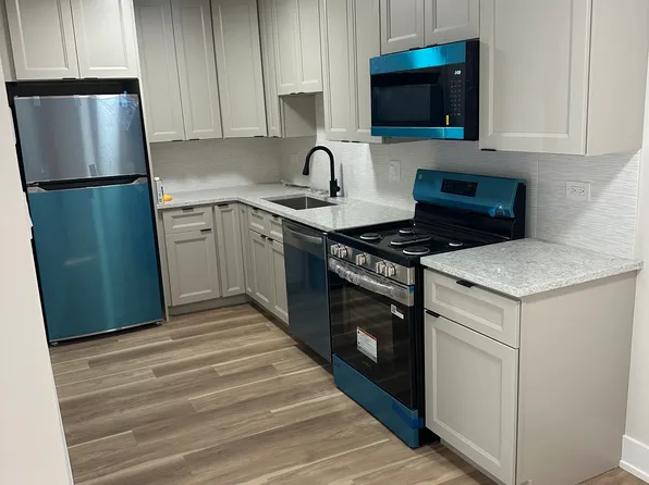 5306 N Cumberland Ave APT 212, Chicago, IL 60656