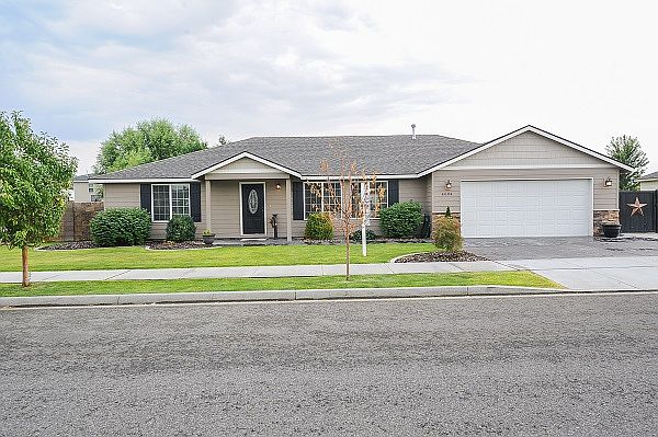 1st image of 4604 Segovia Dr
