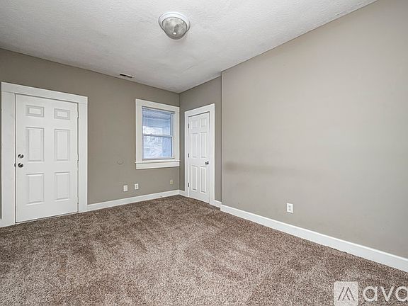 4th image of 3060 N New Jersey St