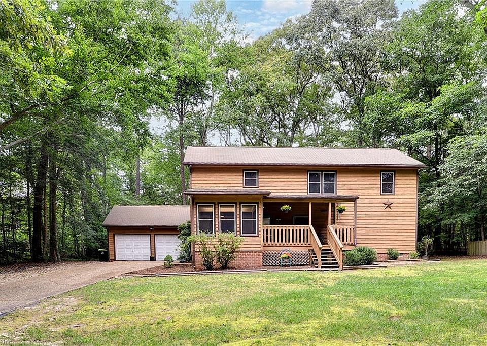 1st image of 6 Hempstead Ct #6