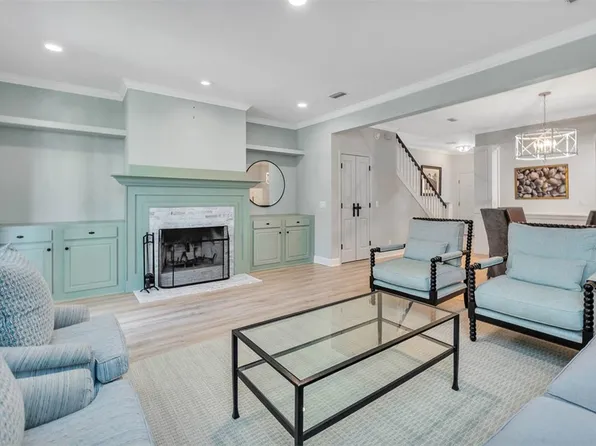 1303 Plantation Point Dr, Saint Simons Island, GA 31522