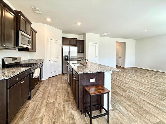 4th image of 117 Sweet Cherry Ln
