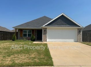 4348 W Newton Ave, Fayetteville, AR 72704