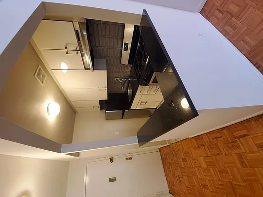 Rented by Bahar Management | media 10