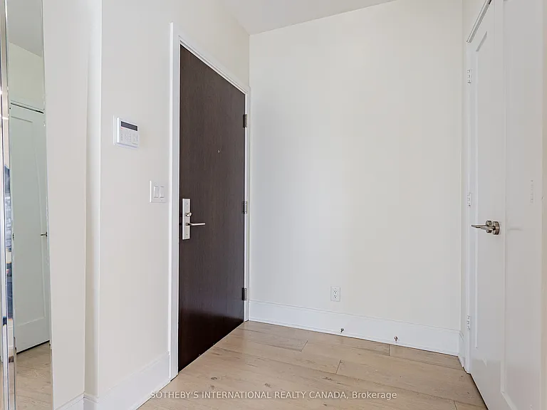70 Roehampton Ave #2014 — Photo 3