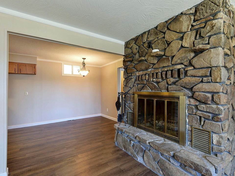 203 Lakeview Dr, Rockaway Beach, MO 65740 Zillow