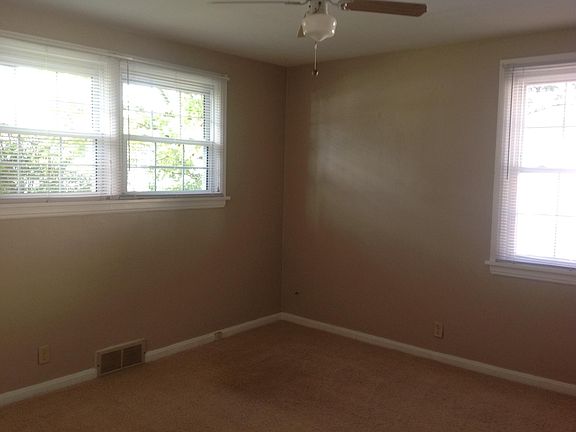 3rd image of 9233 Shortridge Ave