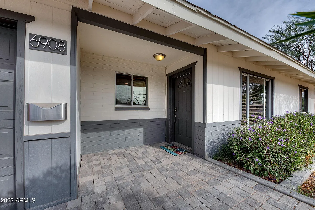 Building Photo - 6908 E Edgemont Ave