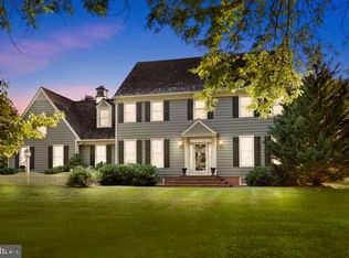 25 Parkside Dr, Langhorne, PA 19047