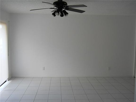 5th image of 645 Executive Center Dr APT 108