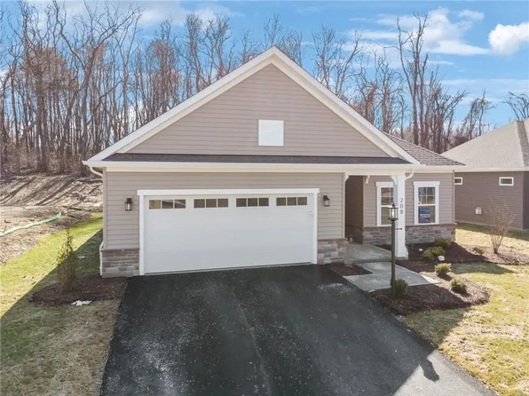 208 Walton Cir, Aliquippa, PA 15001