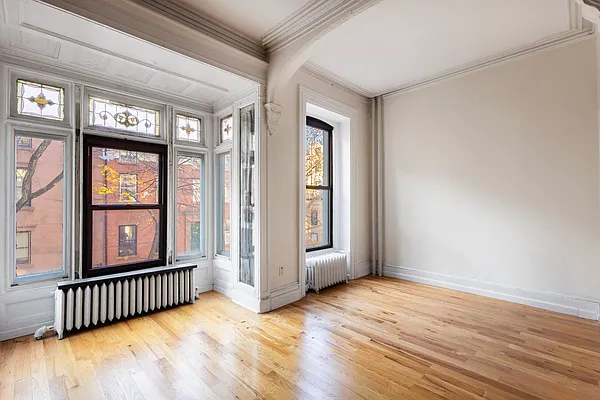 Rented by Compass | media 19