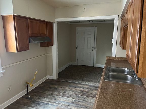 2nd image of 1409 W Delaware Ave