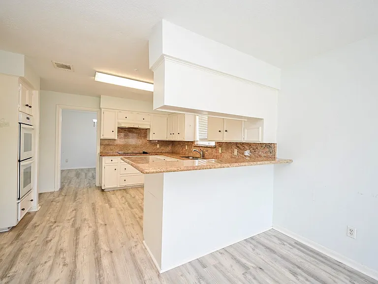 7735 Quail Meadow Dr — Photo 16