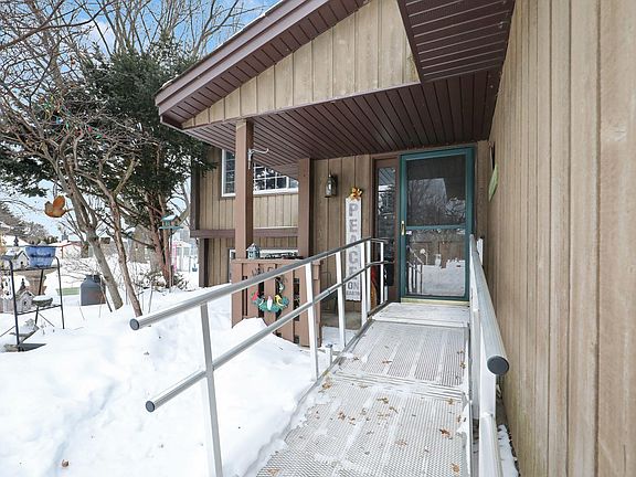 4th image of 1818 133rd Ln NE