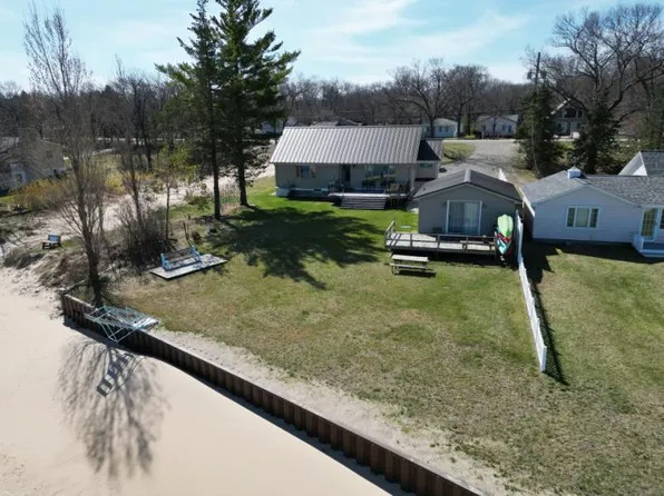 4636 Port Austin Rd, Caseville, MI 48725