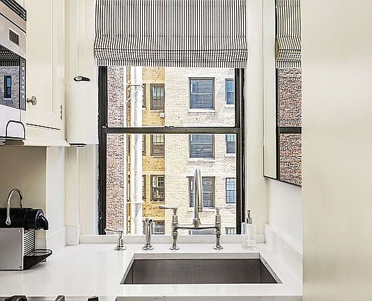 4th image of 45 5th Ave APT 14C
