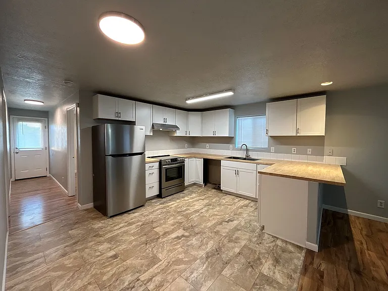 2853-2855 SW Umatilla Ave — Photo 4