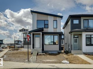 464 32nd St NW, Edmonton, AB T5W4R8
