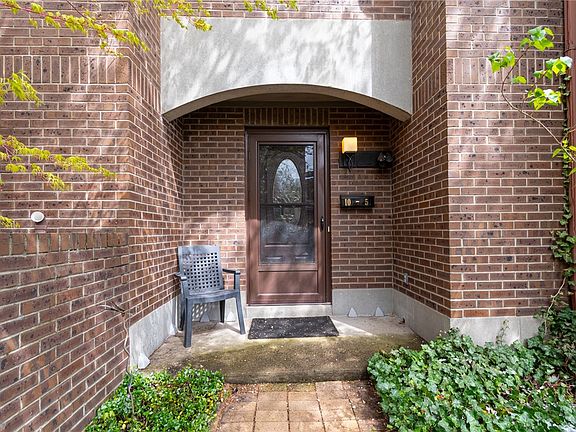 5th image of 10 Selden St APT 5