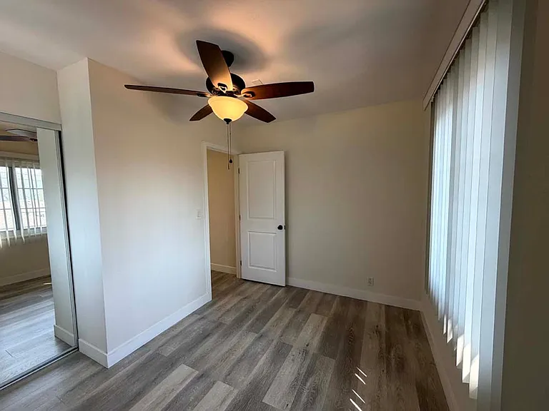 8818 Ramsgate Ave — Photo 20