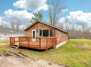 5865 Woodbine, Pinckney, MI 48169