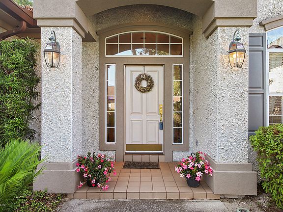 3rd image of 12859 Southern Hills Cir E