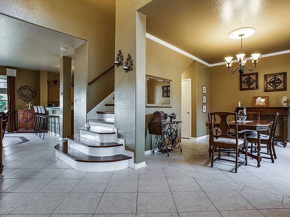 4th image of 21015 La Pena Dr