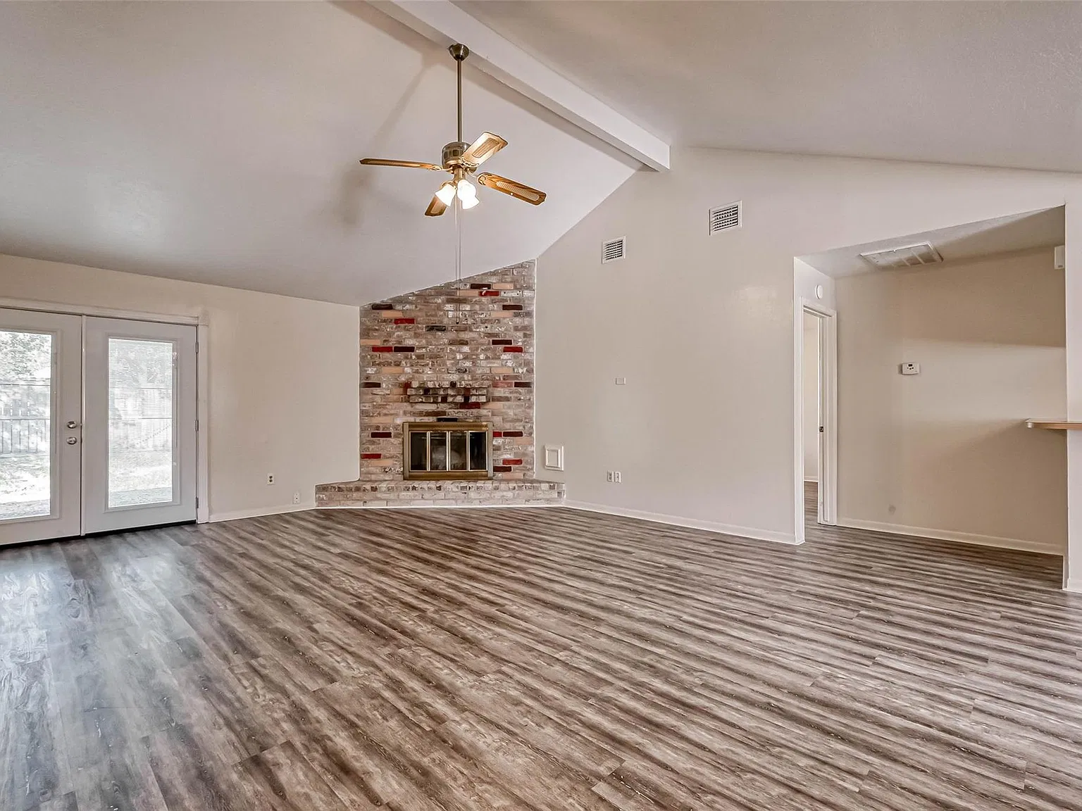 3 bed, 2.0 bath, 1529 sqft, $2,250 — Photo 4