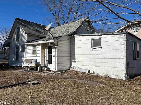 4th image of 213 N Maple St