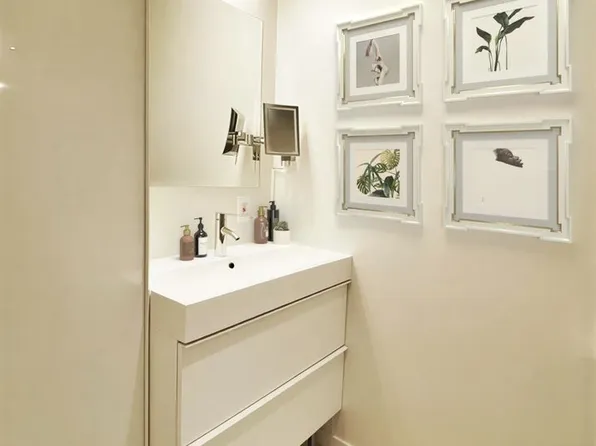 51 East 63rd Street image 20 of 23