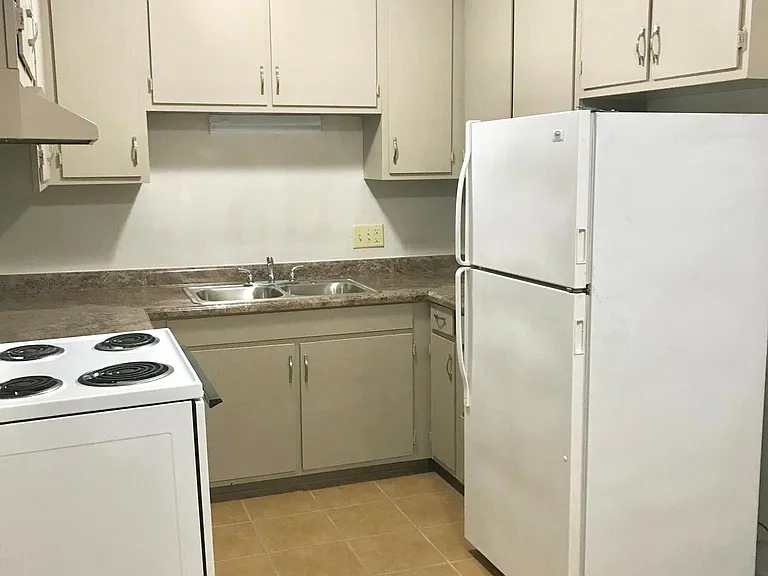 605 E Main St #7 — Photo 6
