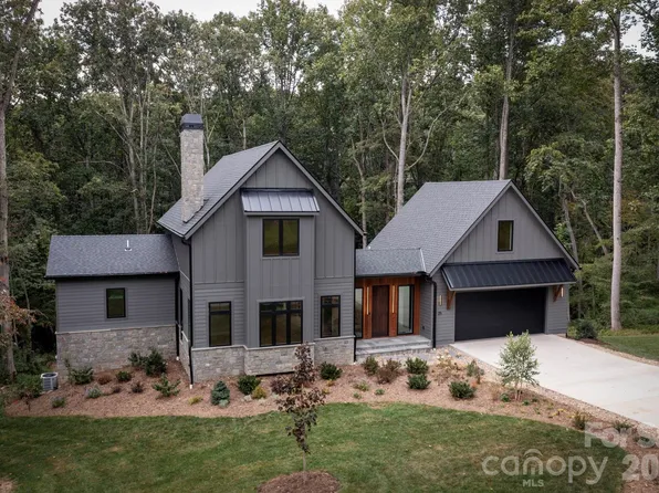 25 Ted Linn Dr, Fairview, NC 28730