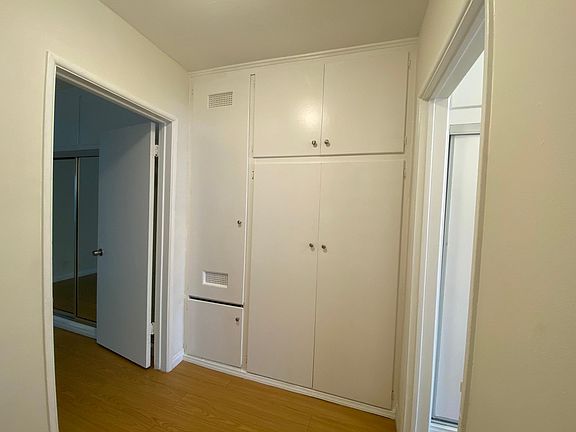 5th image of 410 California Ave