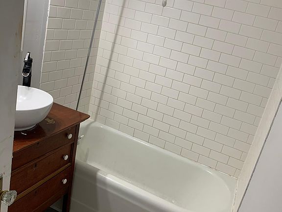 5th image of 1616 Bessie St