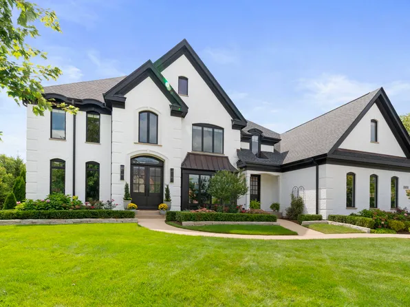 39W795 Goldenrod Dr, St Charles, IL 60175