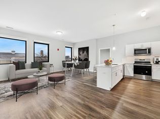 1900 Lawrence, Chicago, IL 60640