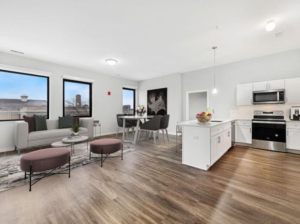 1900 W Lawrence Ave APT 225