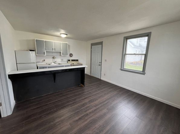 102 Andrew St #2