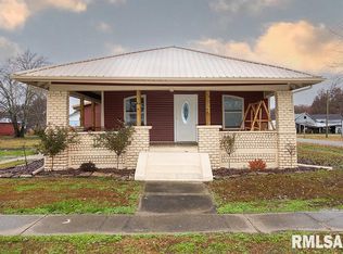 326 N Main St, Xenia, IL 62899