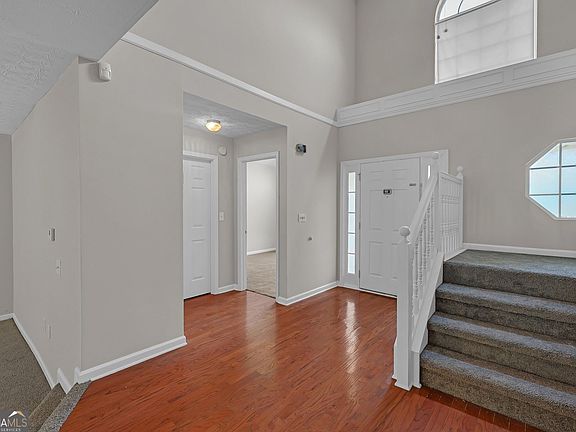 3rd image of 30 Emerson Trl