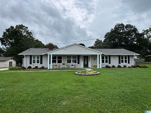 2nd image of 402 Alicia St