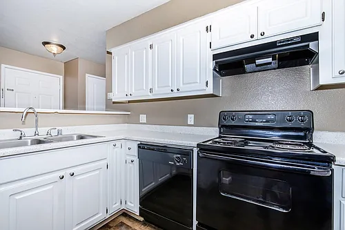 Foxwood Apartments Photo 1
