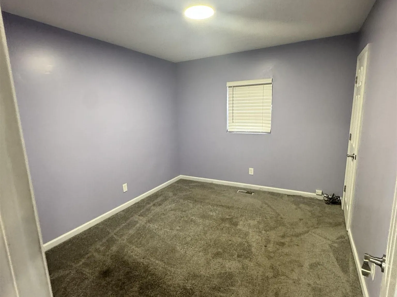 2 bed, 1.0 bath, 650 sqft, $800 — Photo 2