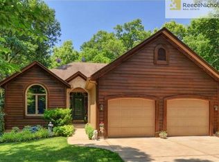 30103 Pinecrest Dr, Spring Hill, KS 66083